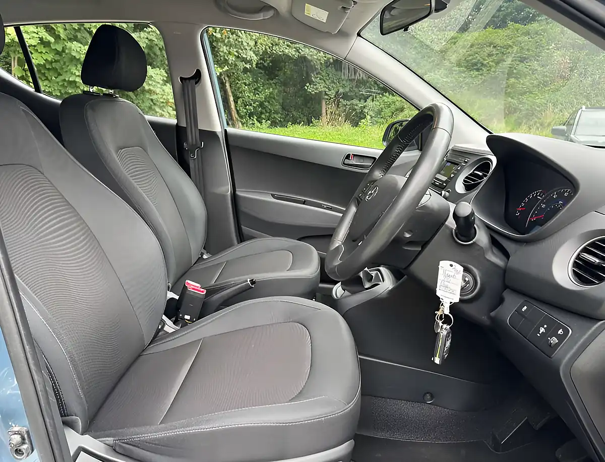 Used 2019 Hyundai i10 Se Aqua Sparkling - Interior and Exterior details 11