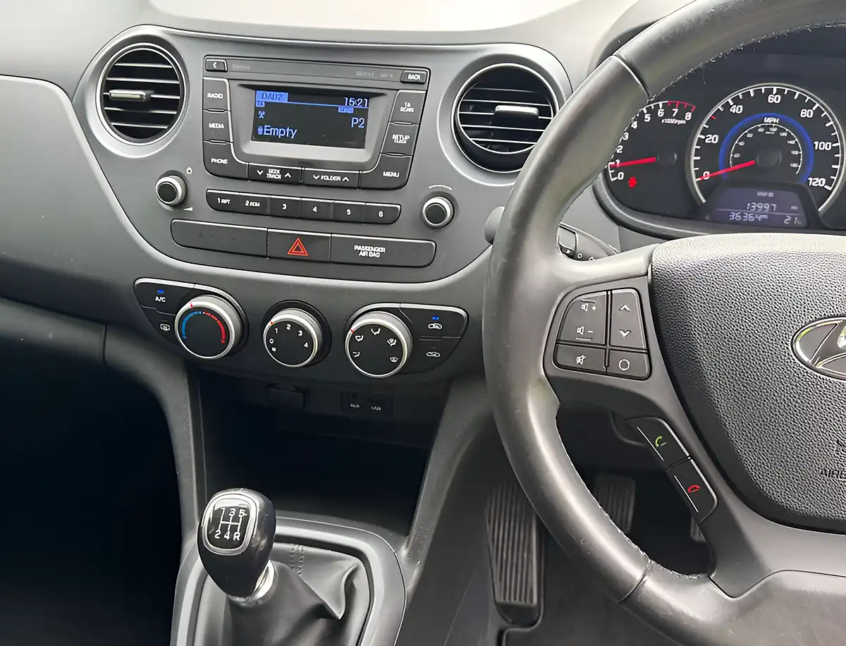 Used 2019 Hyundai i10 Se Aqua Sparkling - Interior and Exterior details 13