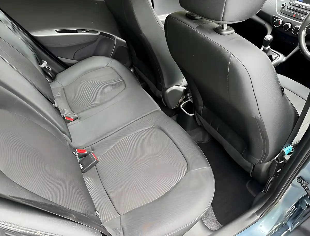 Used 2019 Hyundai i10 Se Aqua Sparkling - Interior and Exterior details 17