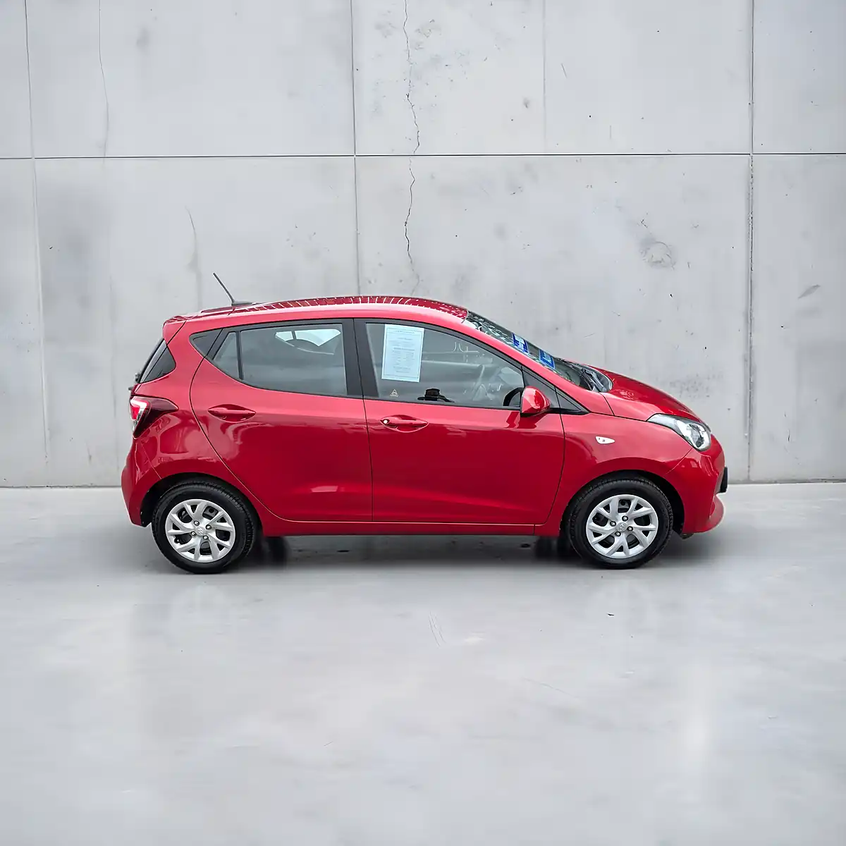 Used 2019 Hyundai i10 Se Shiraz Premium - Interior and Exterior details 9