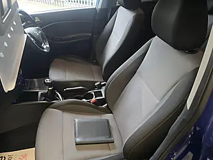 Used 2019 Hyundai I20 Play Blue - Interior and Exterior details 12