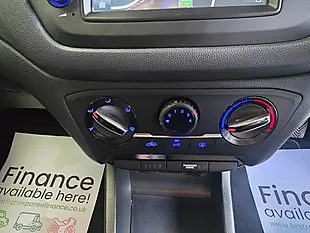 Used 2019 Hyundai I20 Play Blue - Interior and Exterior details 17