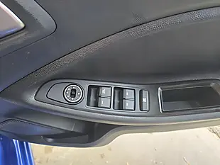 Used 2019 Hyundai I20 Play Blue - Interior and Exterior details 19