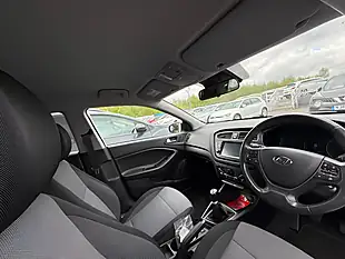 Used 2019 Hyundai I20 Play Edition White - Interior and Exterior details 20