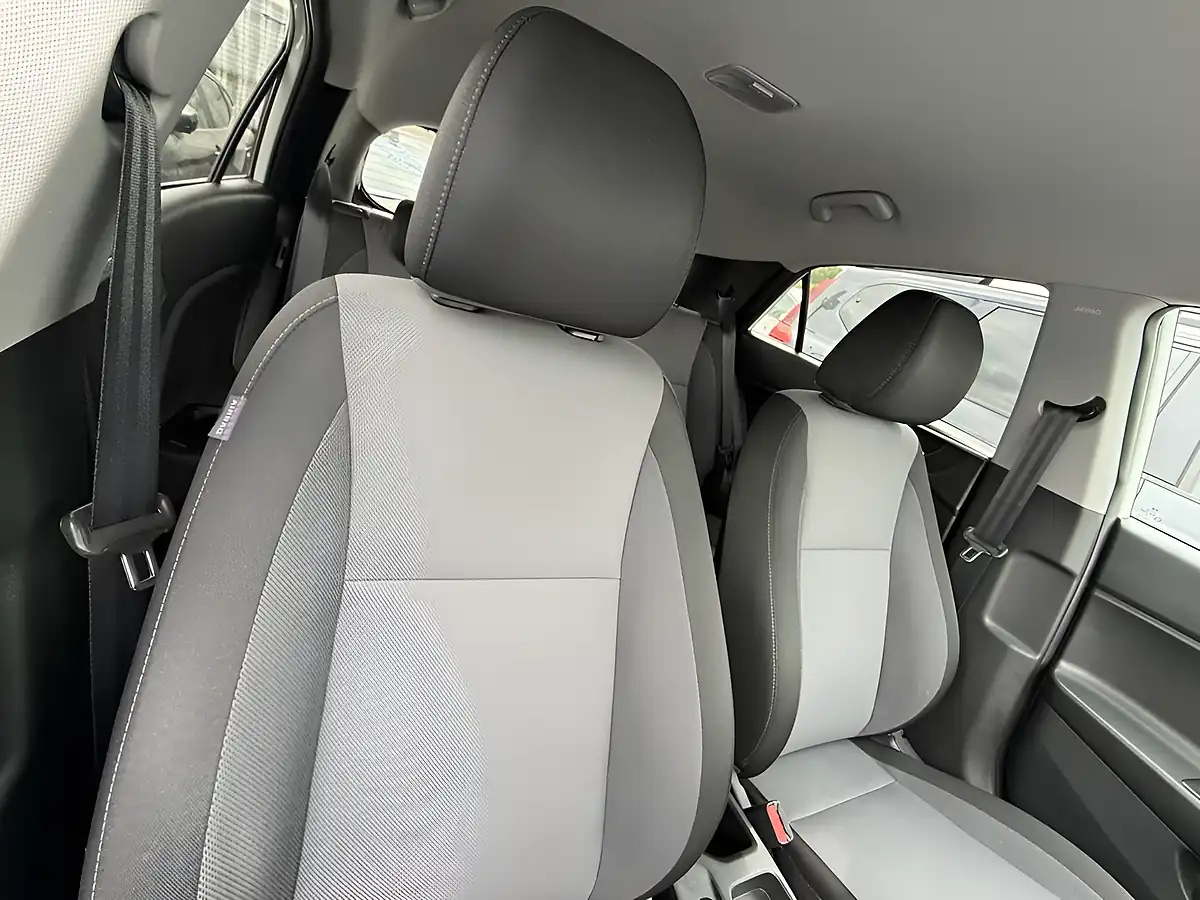 Used 2019 Hyundai I20 Play Edition White - Interior and Exterior details 8