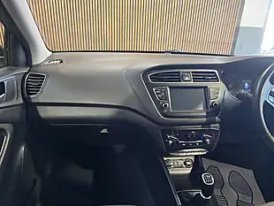 Used 2019 Hyundai i20 Play Grey - Interior and Exterior details 10