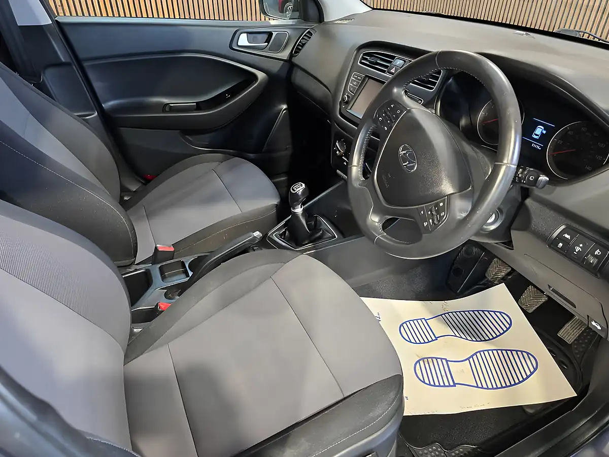 Used 2019 Hyundai i20 Play Grey - Interior and Exterior details 12