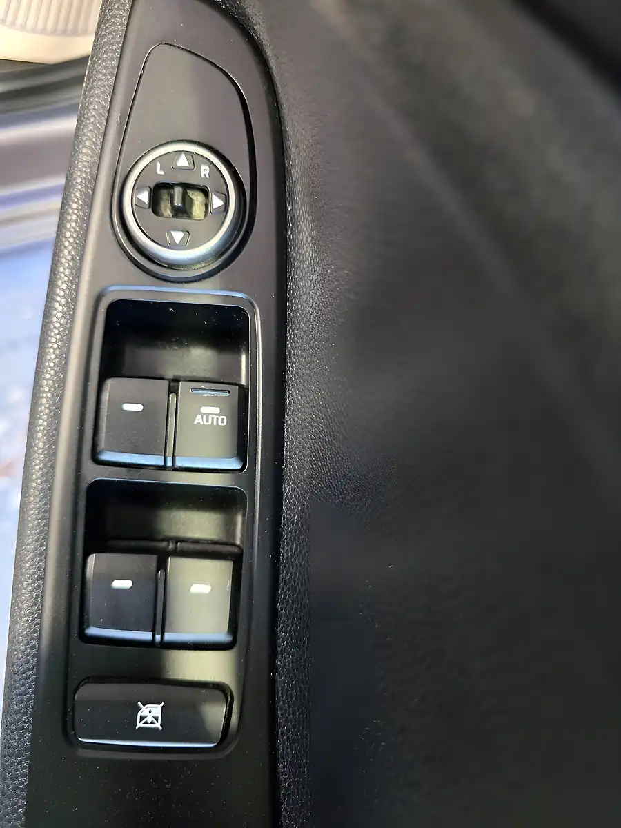 Used 2019 Hyundai i20 Play Grey - Interior and Exterior details 18