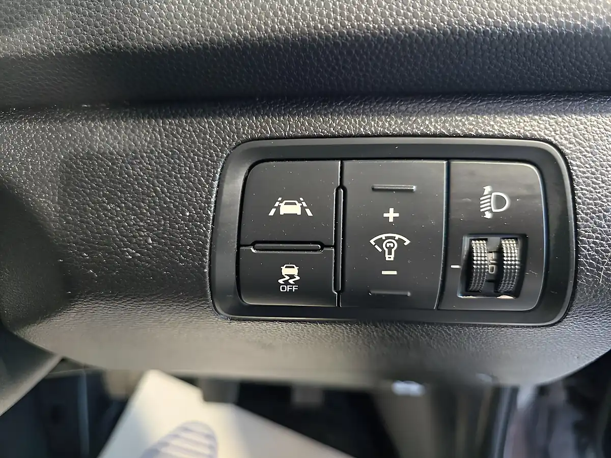 Used 2019 Hyundai i20 Play Grey - Interior and Exterior details 19