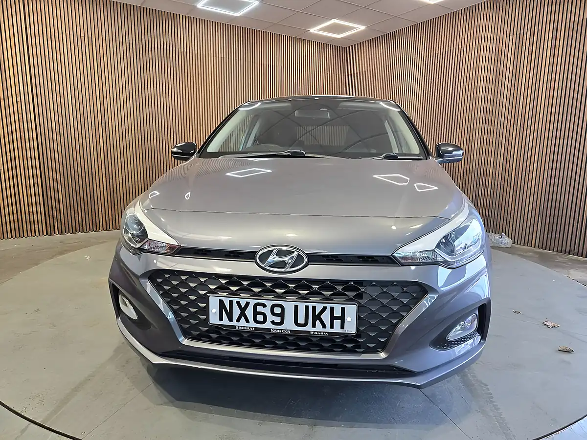 Used 2019 Hyundai i20 Play Grey - Interior and Exterior details 2