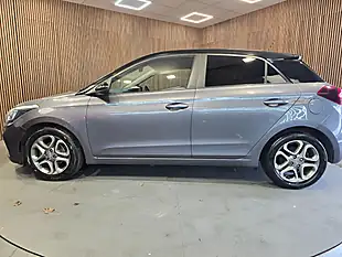 Used 2019 Hyundai i20 Play Grey - Interior and Exterior details 5