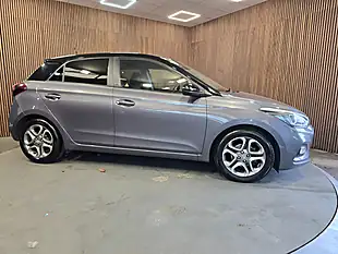 Used 2019 Hyundai i20 Play Grey - Interior and Exterior details 7