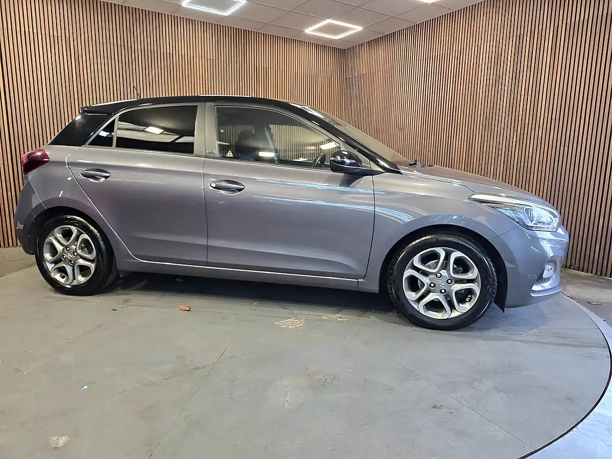 Used 2019 Hyundai i20 Play Grey - Interior and Exterior details 7