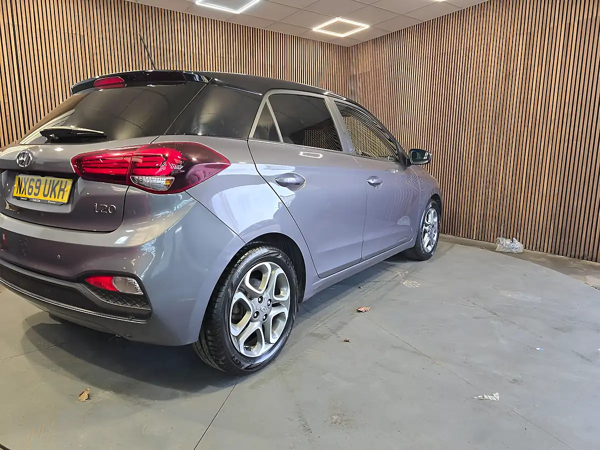 Used 2019 Hyundai i20 Play Grey - Interior and Exterior details 8