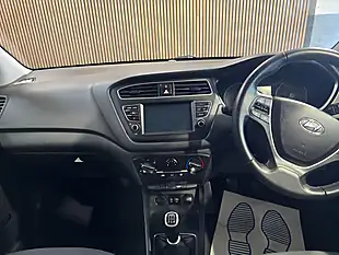 Used 2019 Hyundai i20 Play Grey - Interior and Exterior details 9
