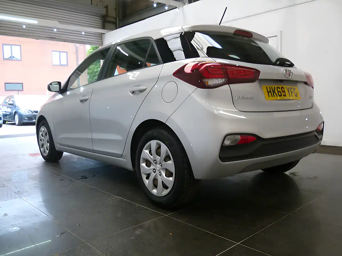 Used 2019 Hyundai i20 S-Connect Silver - Interior and Exterior details 10