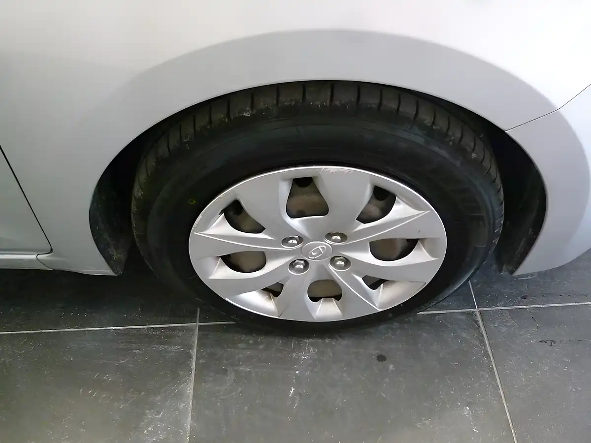 Used 2019 Hyundai i20 S-Connect Silver - Interior and Exterior details 12