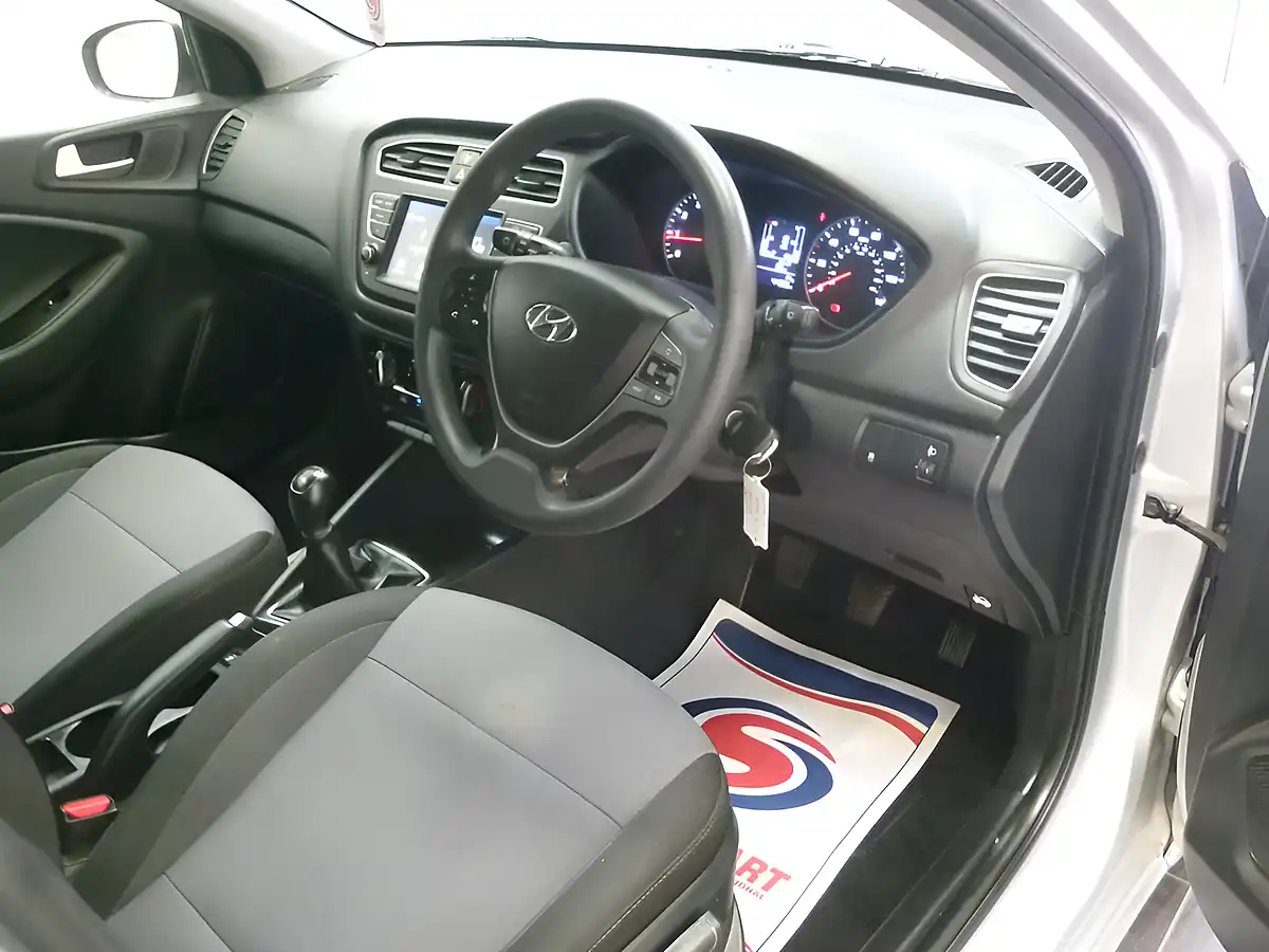 Used 2019 Hyundai i20 S-Connect Silver - Interior and Exterior details 13