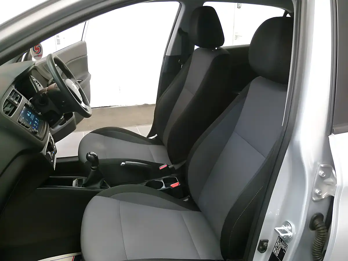 Used 2019 Hyundai i20 S-Connect Silver - Interior and Exterior details 14