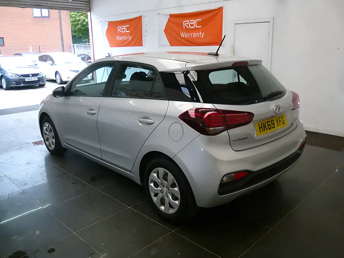 Used 2019 Hyundai i20 S-Connect Silver - Interior and Exterior details 6