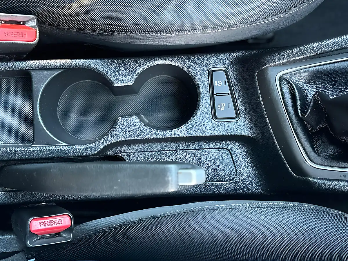 Used 2019 Hyundai I20 Se Launch Edition Blue - Interior and Exterior details 16