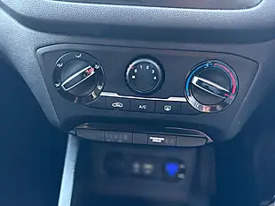 Used 2019 Hyundai I20 Se Launch Edition Blue - Interior and Exterior details 17