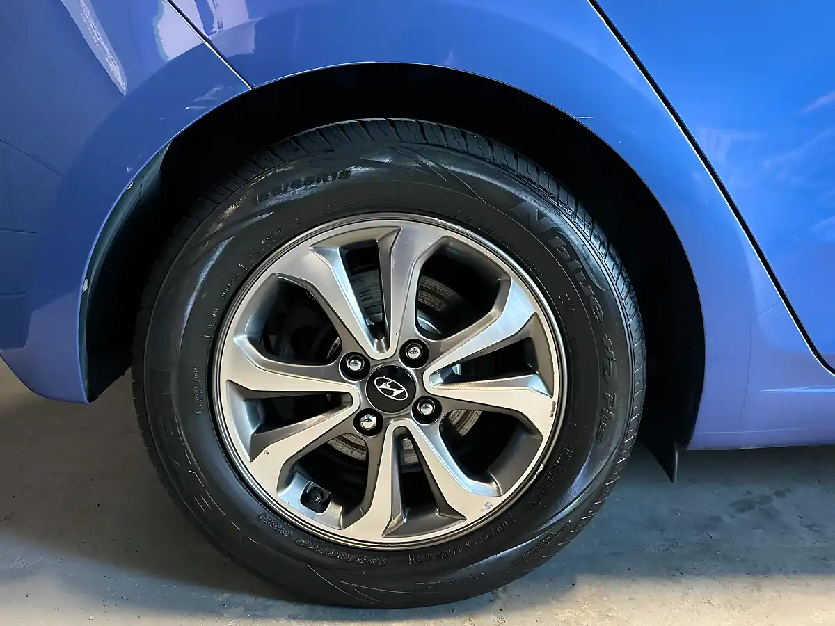 Used 2019 Hyundai I20 Se Launch Edition Blue - Interior and Exterior details 9