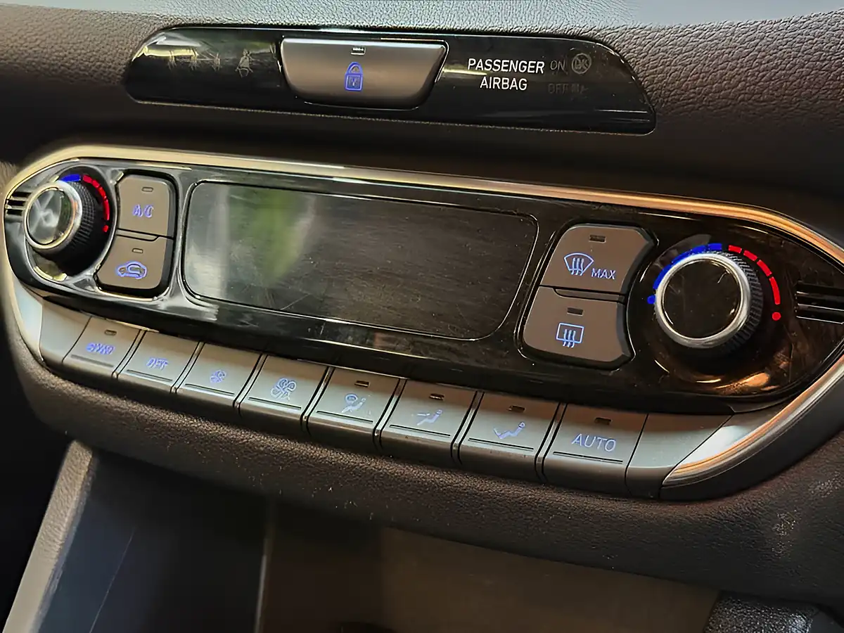 Used 2019 Hyundai i30 N Line+ White - Interior and Exterior details 13