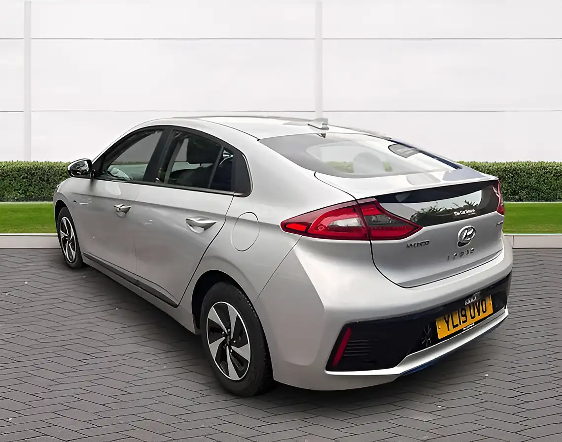 Used 2019 Hyundai Ioniq Premium Se Platinum Silver - Interior and Exterior details 18