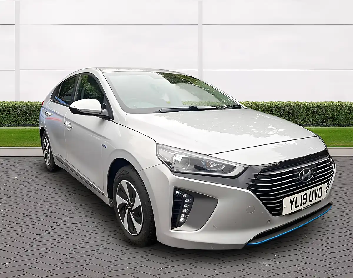 Used 2019 Hyundai Ioniq Premium Se Platinum Silver - Interior and Exterior details 3
