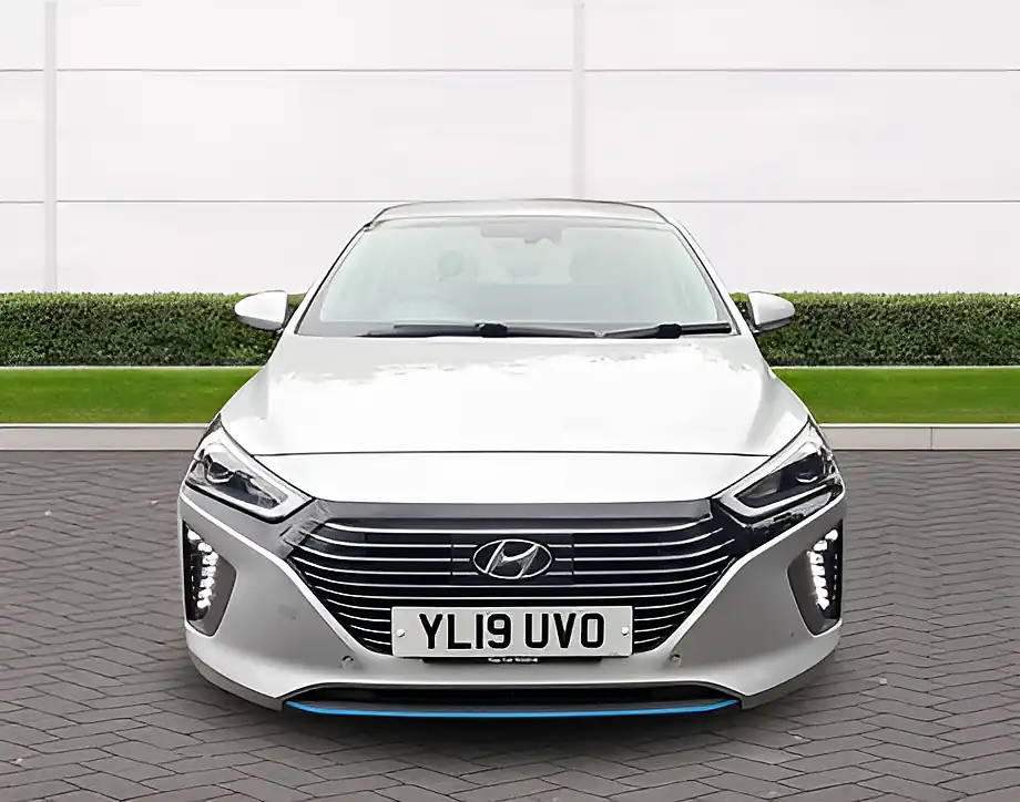 Used 2019 Hyundai Ioniq Premium Se Platinum Silver - Interior and Exterior details 8