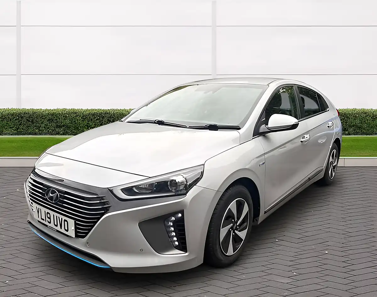 Used 2019 Hyundai Ioniq Premium Se Platinum Silver - Interior and Exterior details 9