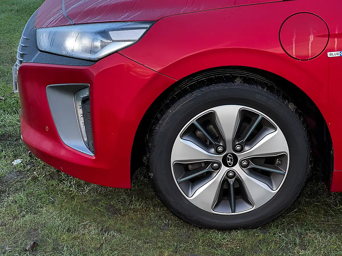 Used 2019 Hyundai Ioniq Premium Se Red - Interior and Exterior details 11