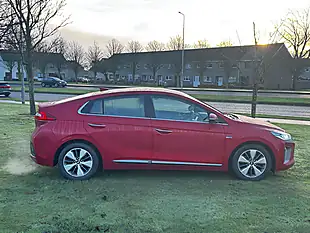 Used 2019 Hyundai Ioniq Premium Se Red - Interior and Exterior details 7