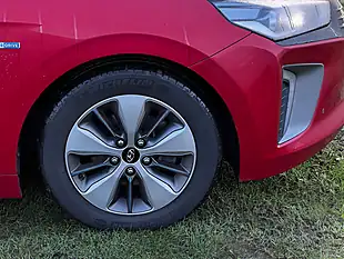Used 2019 Hyundai Ioniq Premium Se Red - Interior and Exterior details 8