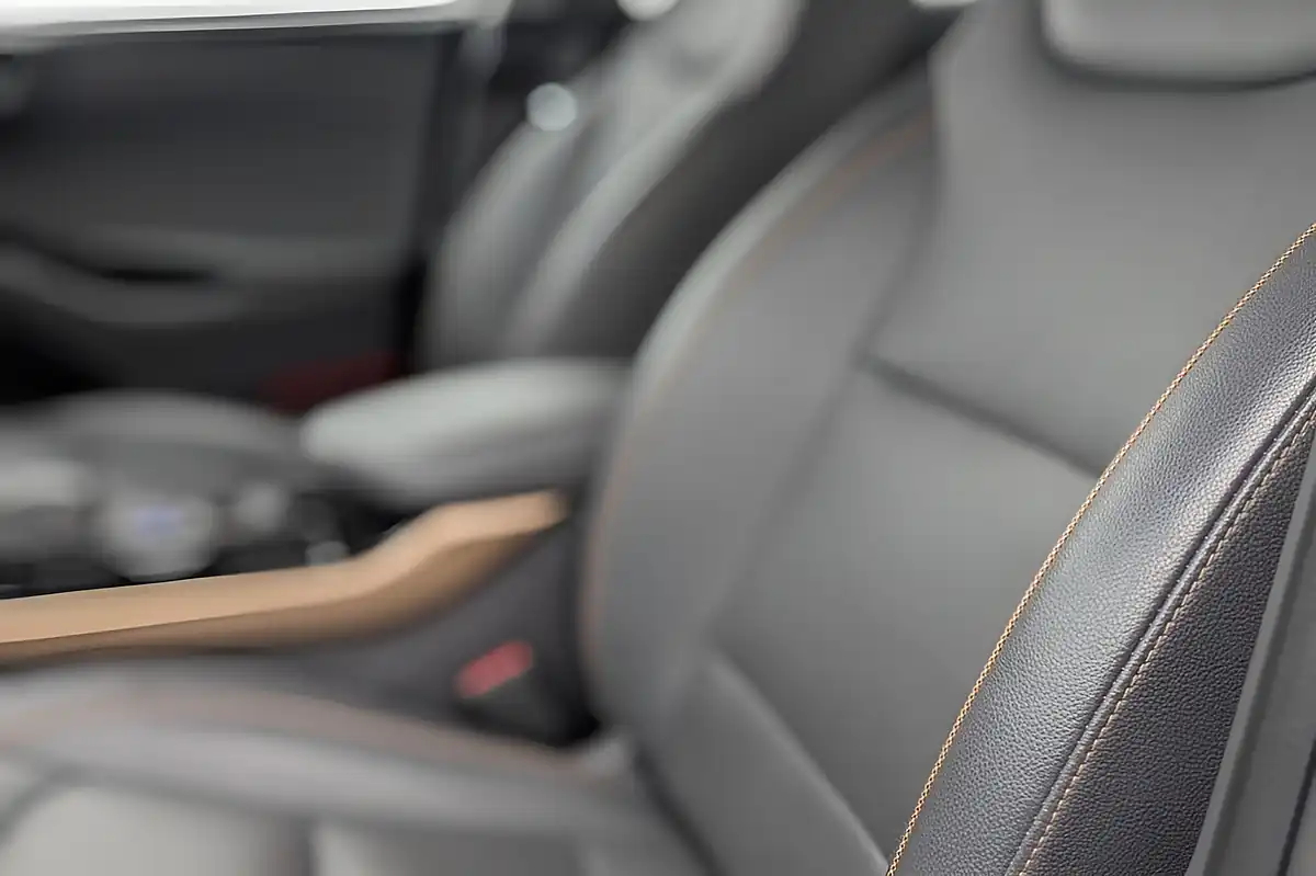 Used 2019 Hyundai Ioniq Premium Se White - Interior and Exterior details 13