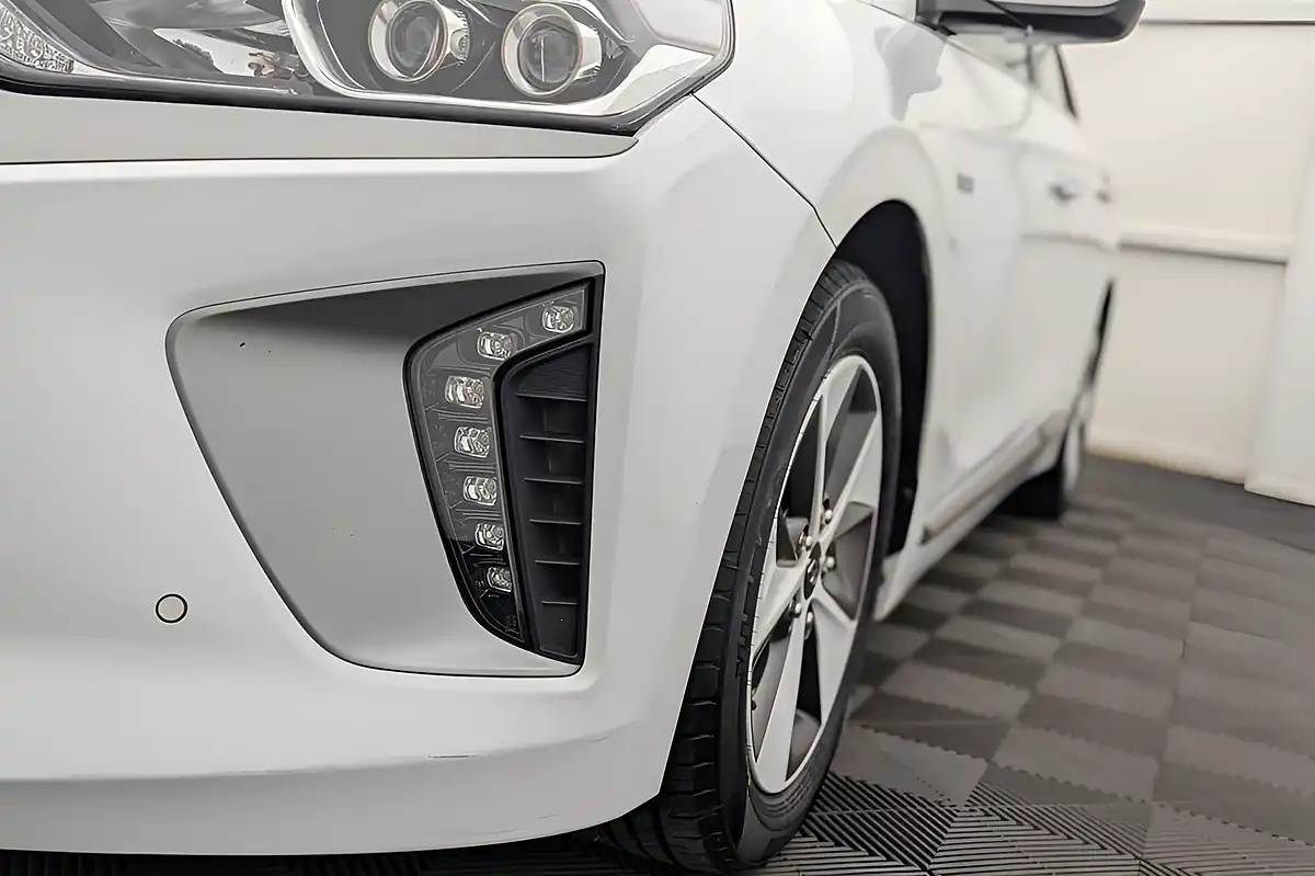 Used 2019 Hyundai Ioniq Premium Se White - Interior and Exterior details 18
