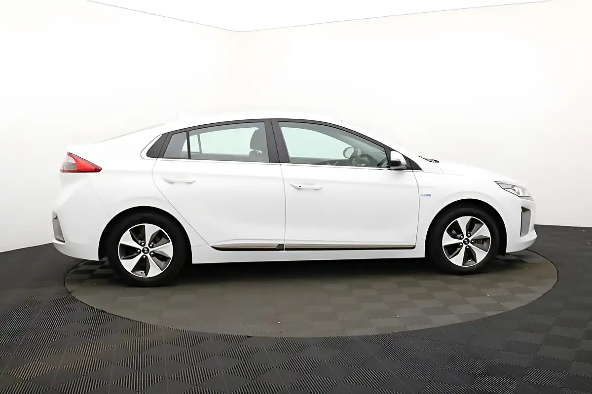 Used 2019 Hyundai Ioniq Premium Se White - Interior and Exterior details 2