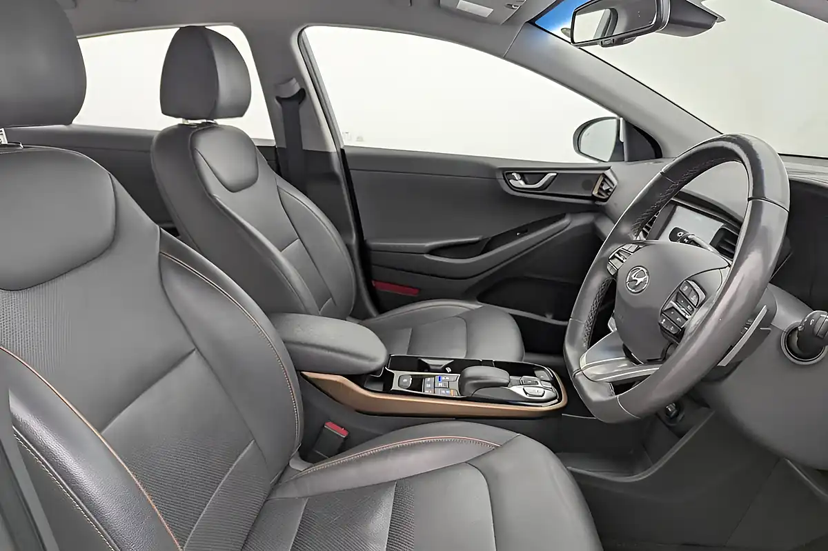 Used 2019 Hyundai Ioniq Premium Se White - Interior and Exterior details 3