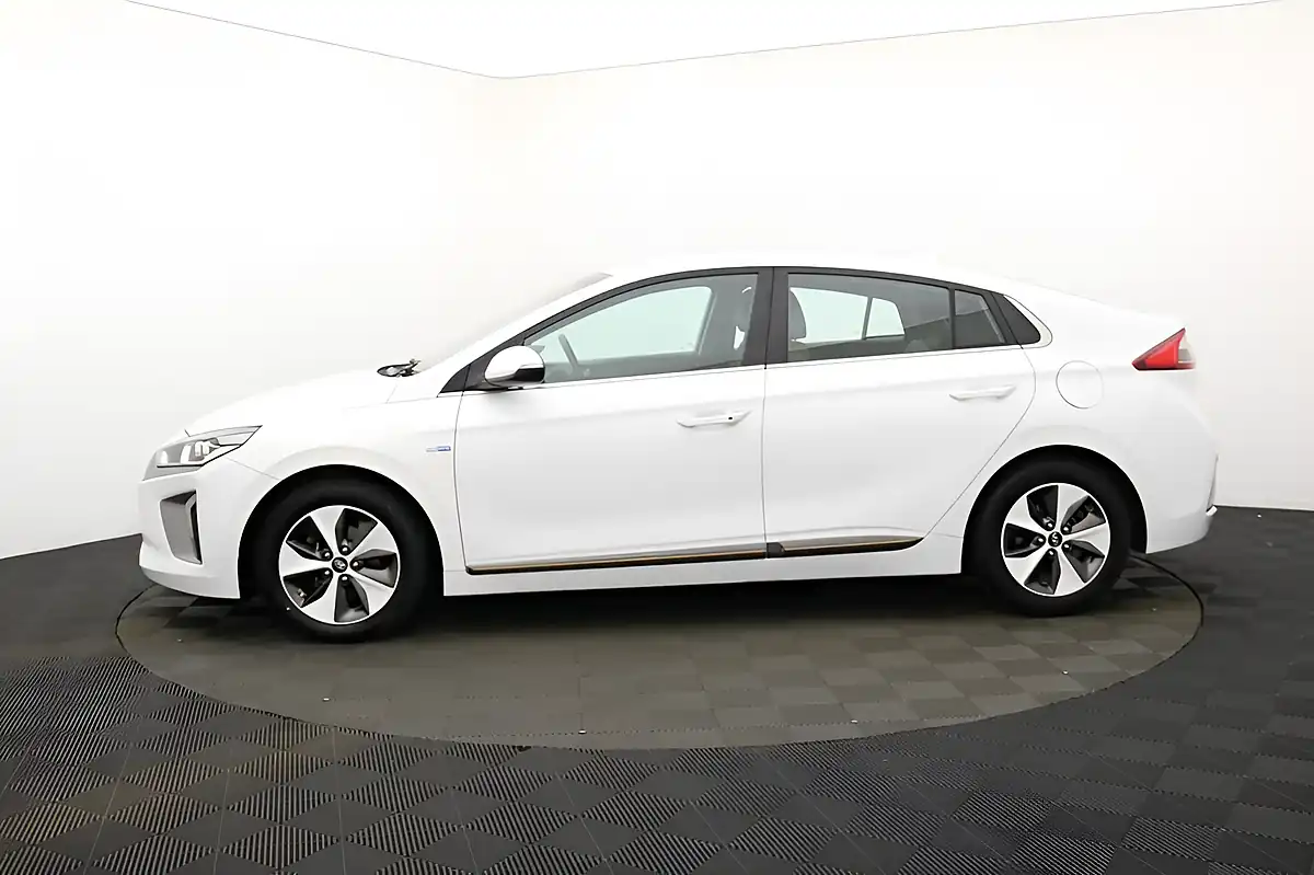 Used 2019 Hyundai Ioniq Premium Se White - Interior and Exterior details 7