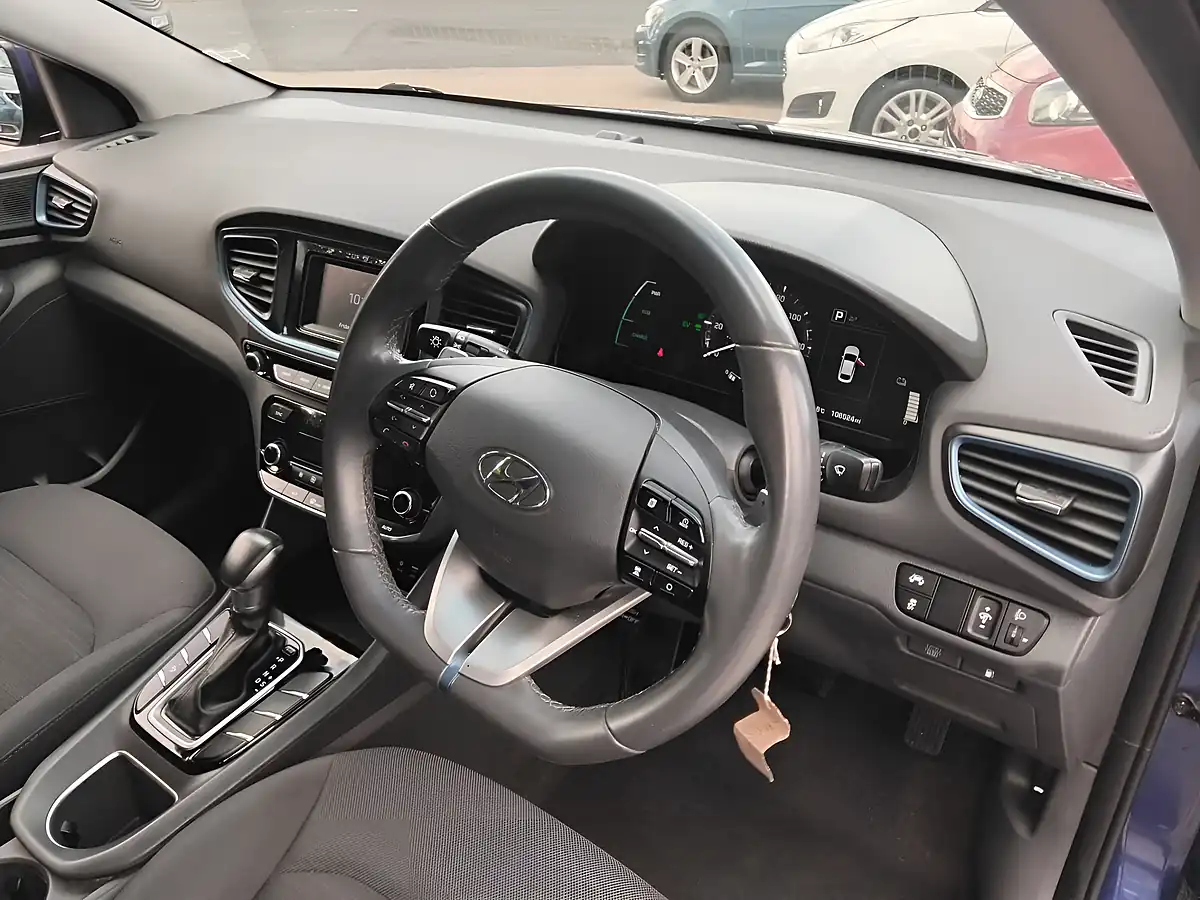 Used 2019 Hyundai Ioniq Se Blue - Interior and Exterior details 11