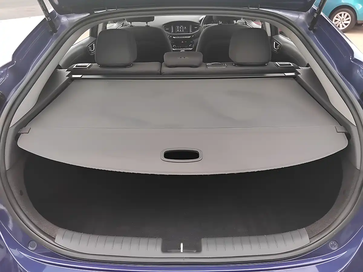 Used 2019 Hyundai Ioniq Se Blue - Interior and Exterior details 15