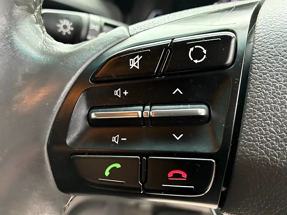 Used 2019 Hyundai Ioniq Se White - Interior and Exterior details 13