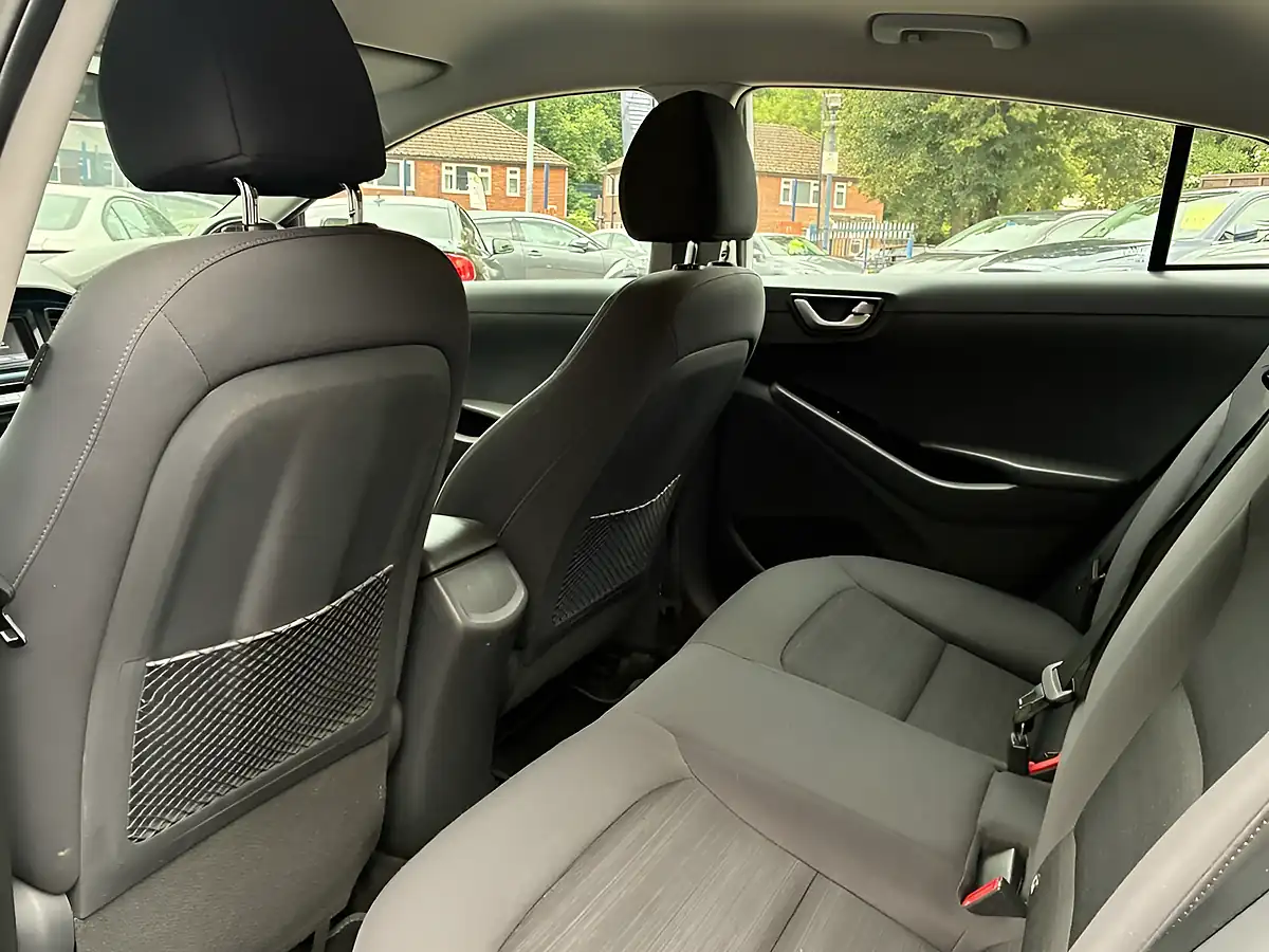 Used 2019 Hyundai Ioniq Se White - Interior and Exterior details 16