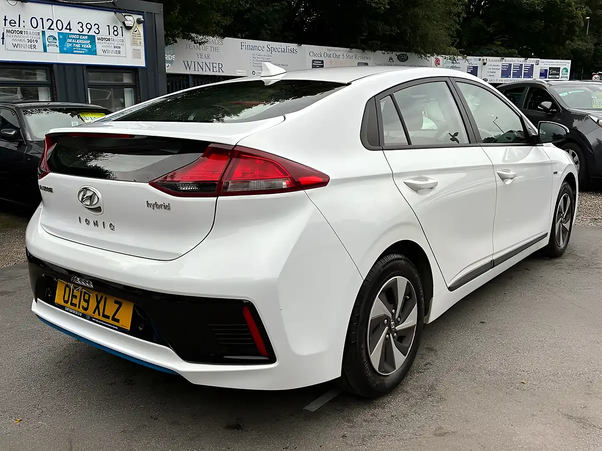 Used 2019 Hyundai Ioniq Se White - Interior and Exterior details 8