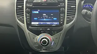 Used 2019 Hyundai Ix20 Se Nav Grey - Interior and Exterior details 9