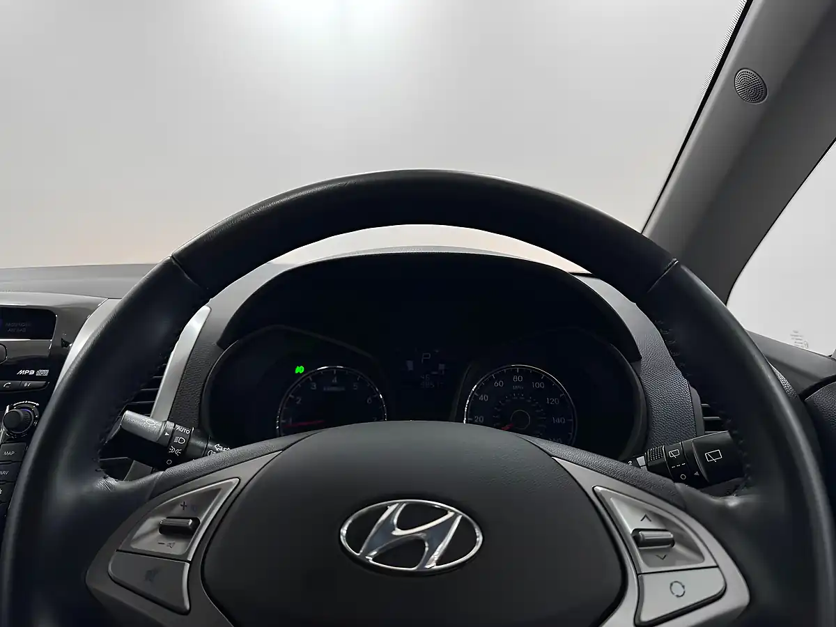 Used 2019 Hyundai IX20 Se Nav Silver - Interior and Exterior details 11