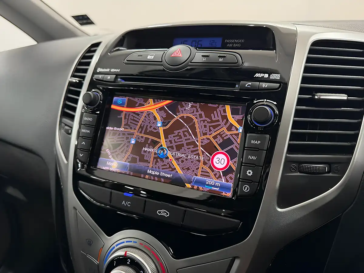 Used 2019 Hyundai IX20 Se Nav Silver - Interior and Exterior details 12