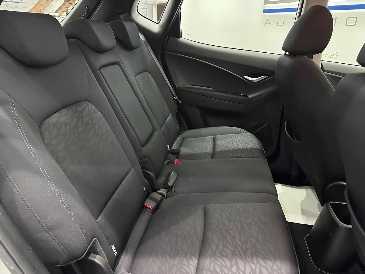 Used 2019 Hyundai IX20 Se Nav Silver - Interior and Exterior details 15