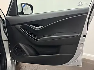 Used 2019 Hyundai IX20 Se Nav Silver - Interior and Exterior details 9